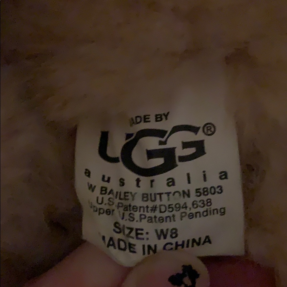 UGG Bailey Button Boot - Picture 4 of 4